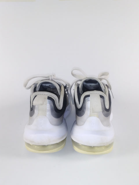Nike Air Max Axis Black White